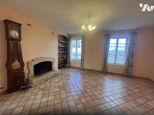 LA FERTE MACE, maison de centre-ville avec jardin