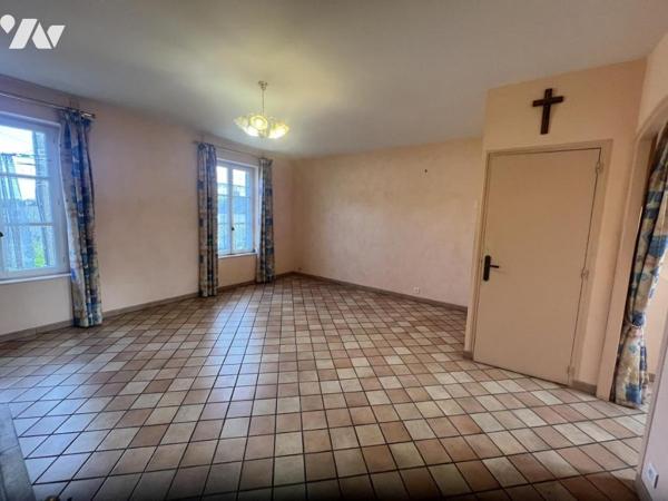 LA FERTE MACE, maison de centre-ville avec jardin