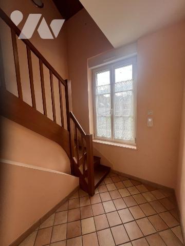 LA FERTE MACE, maison de centre-ville avec jardin