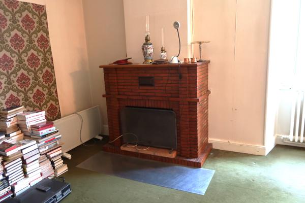 Grande Maison avec 2 appartements + caves et cour