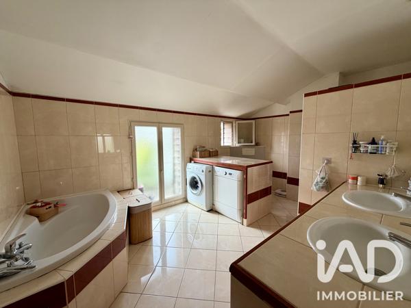 Maison à vendre 8 pièces 246 m² Parthenay
