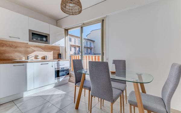 Appartement à vendre    1 pièce • 31 m2 Nice