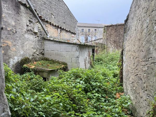 Maison bâtiment Cozes 70 m²