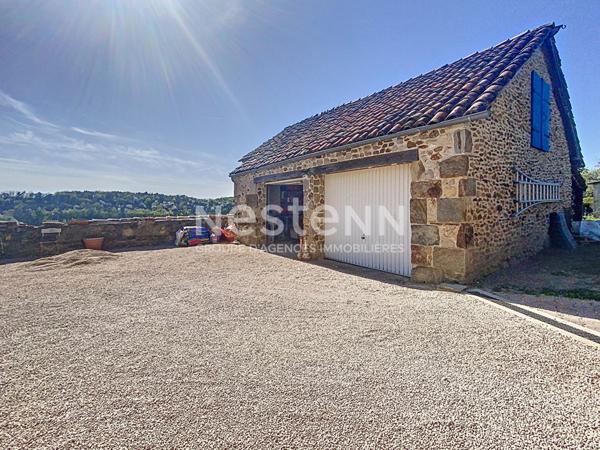 Belle bâtisse en pierre à vendre Saint Laurent Les Tours / Piscine / Cuisine d'été / 2 chambres + 1 suite parentale / Gîte possible / Double Garage / Vie de plain pied / Vue imprenable / Terrain de pétanque / Séjour cathédrale / Poulailler