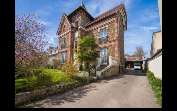 Maison à vendre    8 pièces • 224 m2 Saint-Maur-des-Fossés