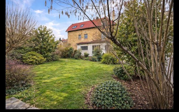 Maison à vendre    8 pièces • 224 m2 Saint-Maur-des-Fossés