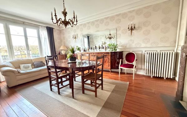 Maison à vendre    8 pièces • 224 m2 Saint-Maur-des-Fossés