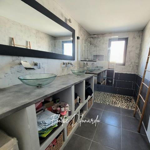 Grande maison individuelle