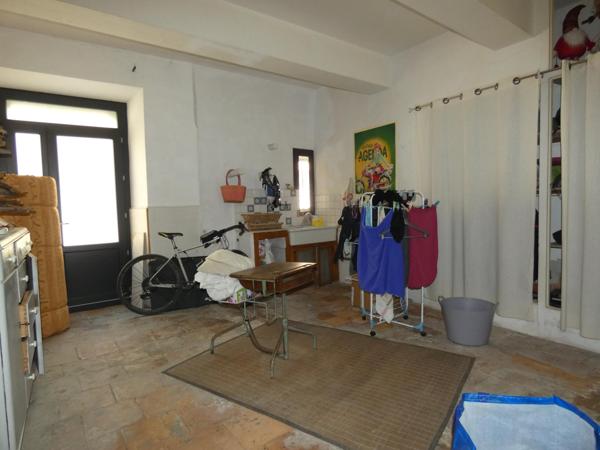 Maison de caractère 232m2 entièrement rénovée avec cour et terrasse