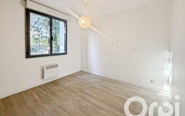 Maison à vendre    8 pièces •  Pont-Saint-Esprit