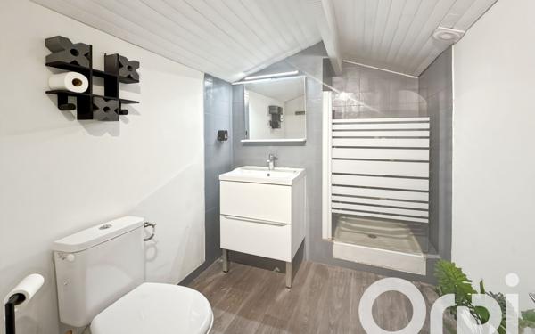 Maison à vendre    8 pièces •  Pont-Saint-Esprit