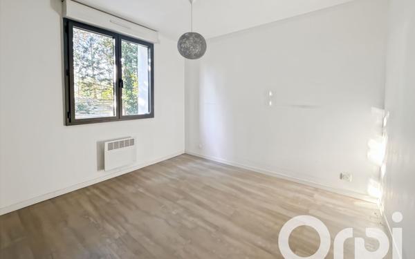 Maison à vendre    8 pièces •  Pont-Saint-Esprit