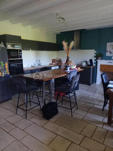 Belle Maison de caractère de 165 m²,  le charme de la campagne aux portes de Saint-Maixent l'école

Au rez-de-chaussée :

- Une belle et vaste pièce de vie avec cuisine ouverte, équipée et aménagée.
- Une arrière-cuisine.
- Une salle d'eau et  toilettes séparées.
- Une annexe attenante accessible directement depuis la maison.

Aux étages :

- Au 1er étage : deux grandes chambres et une salle d’eau.
- Au 2ème étage : des combles aménagés comprenant deux chambres supplémentaires.

Caractéristiques techniques :

- Chauffage : trois modes disponibles (insert, électrique et chaudière au fioul).
- Toiture en ardoise refaite à neuf.
- Isolation par l'extérieur réalisée sur la partie arrière de la maison.

Extérieurs :

- Un agréable jardin paysager avec goût.
- Une vaste grange offrant un beau potentiel de stockage ou d'aménagement.



Je reste à votre disposition pour toute information complémentaire ou pour organiser une visite.
