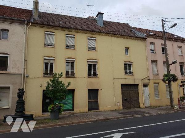 Maison à vendre à Raon-l'Étape (88110) dans les Vosges (88)

Maison en vente à Raon-l'Étape, ...