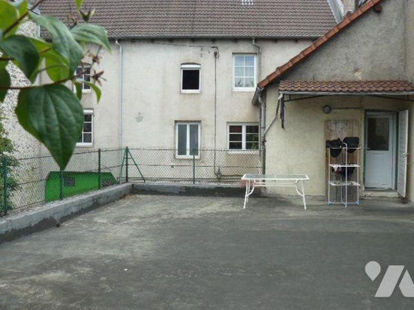 Maison à vendre à Raon-l'Étape (88110) dans les Vosges (88)

Maison en vente à Raon-l'Étape, ...