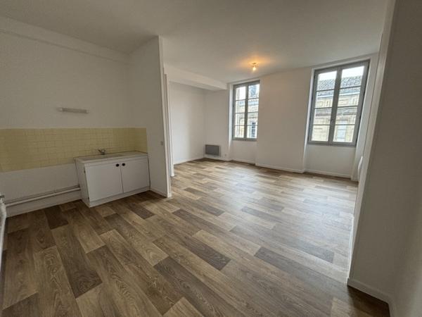 Appartement à louer 450 € CC Ste-Foy-la-Grande 2 p 49 m² DPE C