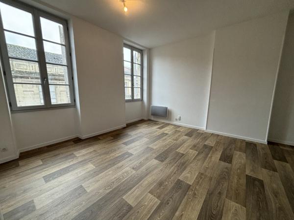 Appartement à louer 450 € CC Ste-Foy-la-Grande 2 p 49 m² DPE C