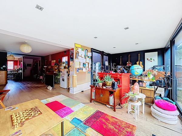 Vente
                Maison132 m² - 5 Pièces -
                    VILLENEUVE D ASCQ (59491)