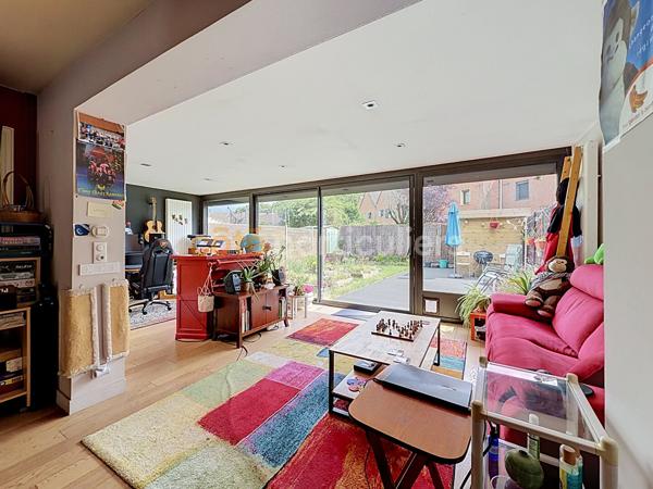 Vente
                Maison132 m² - 5 Pièces -
                    VILLENEUVE D ASCQ (59491)