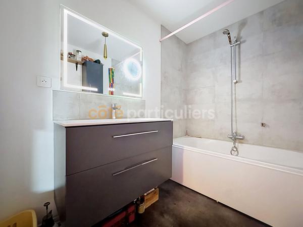 Vente
                Maison132 m² - 5 Pièces -
                    VILLENEUVE D ASCQ (59491)
