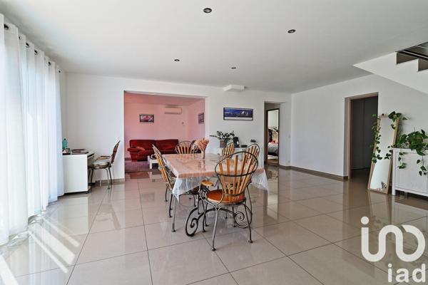 Maison 5 pièces de 136 m² à Alénya (66200)