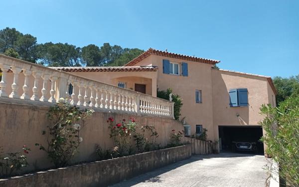 Maison à vendre    4 pièces •  Pierrefeu-du-Var