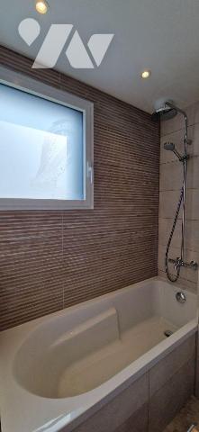 À seulement 15 minutes de Rennes et à proximité immédiate de Janzé, Guichen et de Bain-de-Breta...