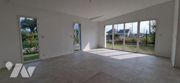 À seulement 15 minutes de Rennes et à proximité immédiate de Janzé, Guichen et de Bain-de-Breta...