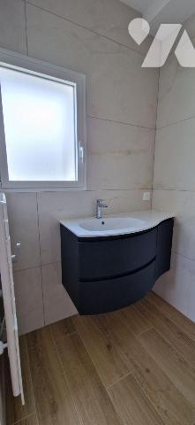 À seulement 15 minutes de Rennes et à proximité immédiate de Janzé, Guichen et de Bain-de-Breta...