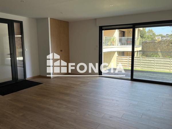 Location Appartement 3 pièces 97.7 m² - Perros Guirec 22700
