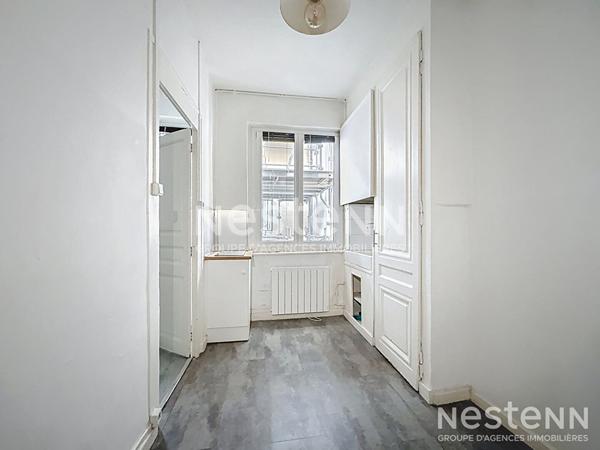 SOUS OFFRE - À VENDRE T1 Bis au calme Rue Molière, Lyon 6e - 28.5 m2