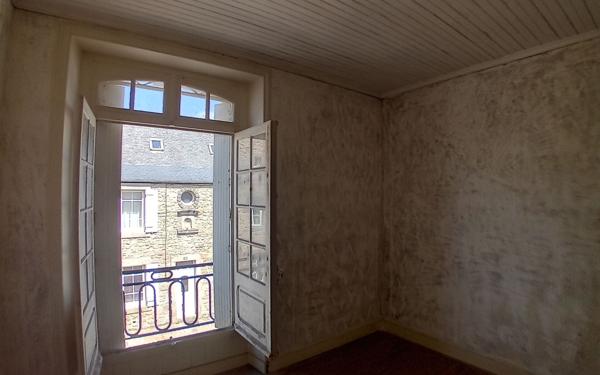 Immeuble à vendre    9 pièces •  Saint-Pol-de-Léon