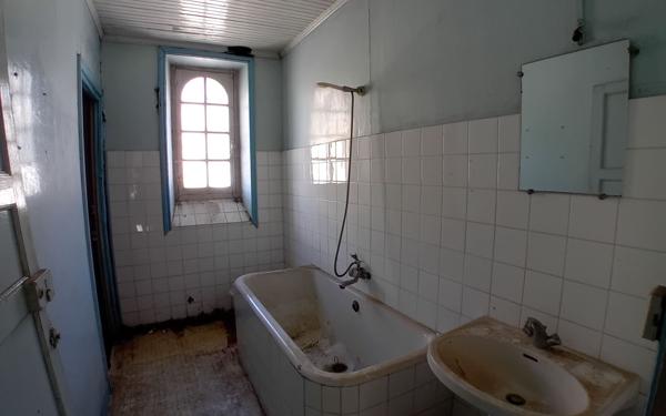 Immeuble à vendre    9 pièces •  Saint-Pol-de-Léon