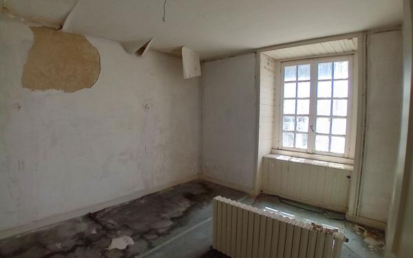 Immeuble à vendre    9 pièces •  Saint-Pol-de-Léon