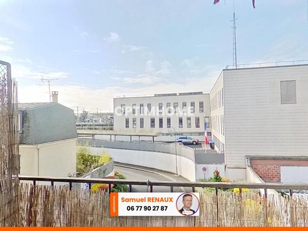 Gare RER "Le Raincy - Villemomble - Montfermeil" - Appartement à rénover de 3 pièces avec balcon et cave