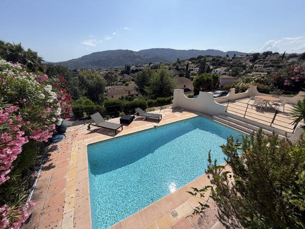Villa provençale avec piscine et vue dégagée – La Roquette-sur-Siagne
