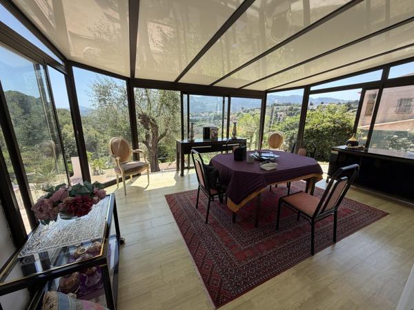 Villa provençale avec piscine et vue dégagée – La Roquette-sur-Siagne