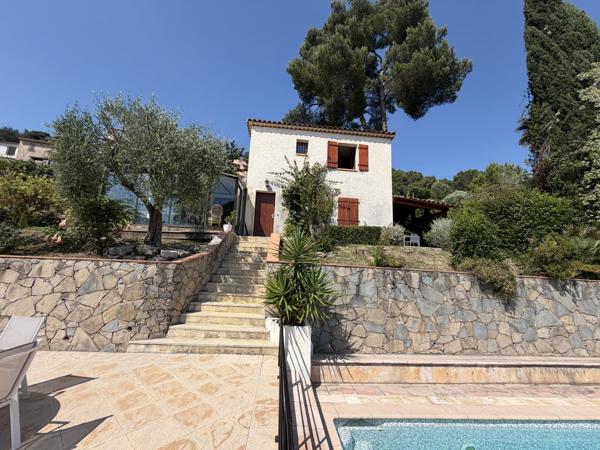 Villa provençale avec piscine et vue dégagée – La Roquette-sur-Siagne