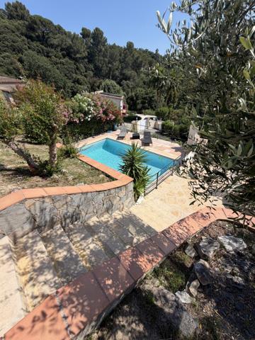 Villa provençale avec piscine et vue dégagée – La Roquette-sur-Siagne