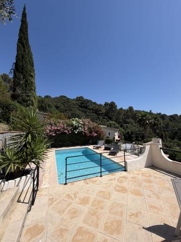 Villa provençale avec piscine et vue dégagée – La Roquette-sur-Siagne
