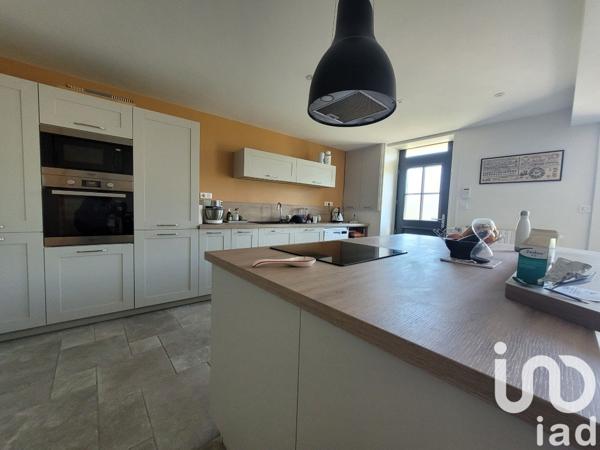 Maison 5 pièces de 132 m² à Neuvy-Bouin (79130)