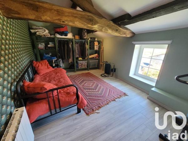 Maison 5 pièces de 132 m² à Neuvy-Bouin (79130)