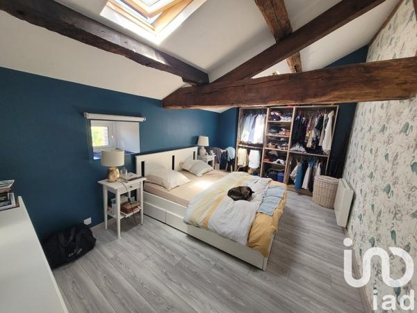 Maison 5 pièces de 132 m² à Neuvy-Bouin (79130)