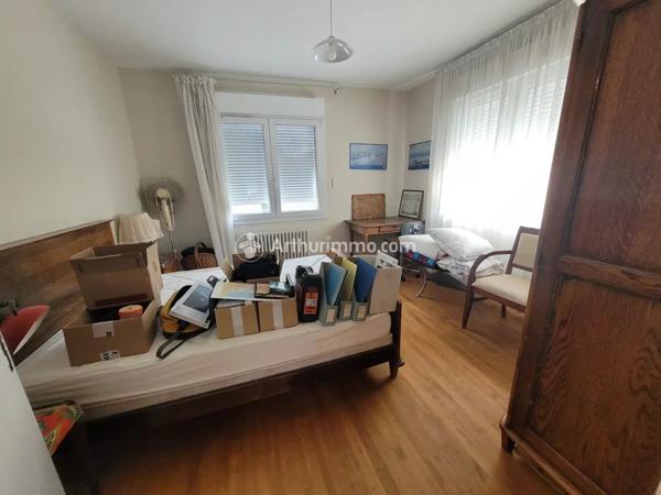 Vente Maison 6 pièces 206 m2 à Saint-Jean-d'Angély