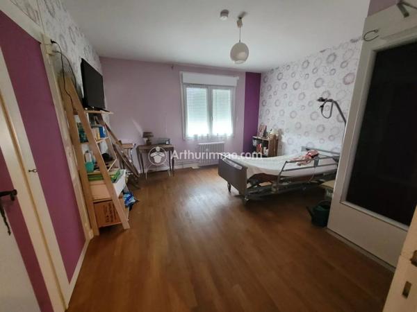 Vente Maison 6 pièces 206 m2 à Saint-Jean-d'Angély