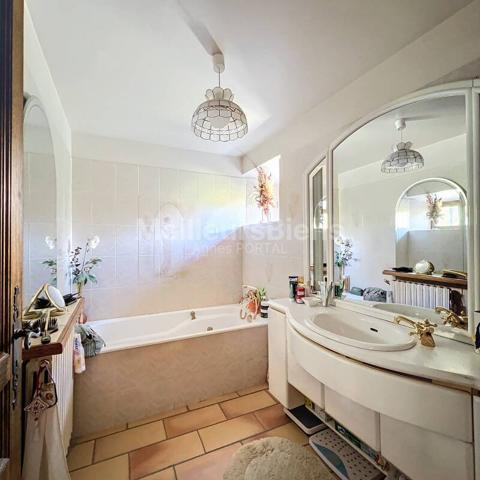 Sud Ardèche  : Maison en Pierres - Authenticité et Caractère