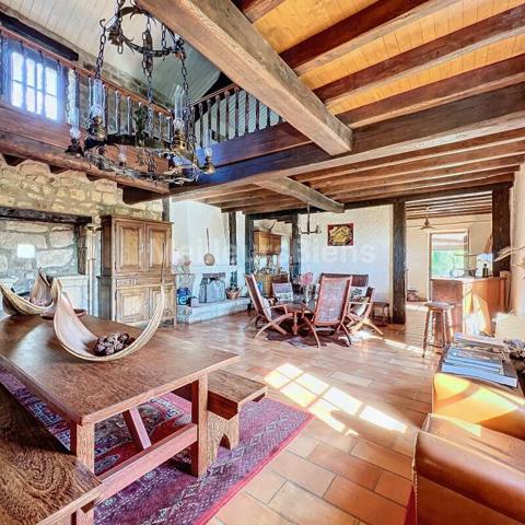 Sud Ardèche  : Maison en Pierres - Authenticité et Caractère