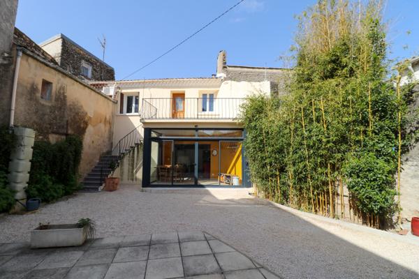 Maison familiale 5 pièces en centre village, au calme absolu