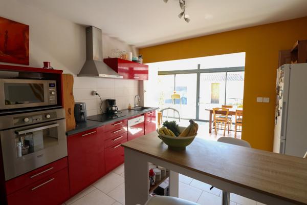 Maison familiale 5 pièces en centre village, au calme absolu