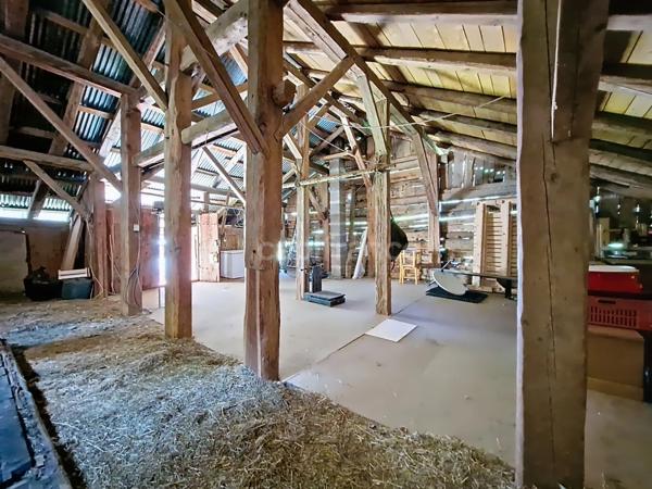 Ancienne ferme avec une grange à SAINT GERVAIS LES BAINS (74)